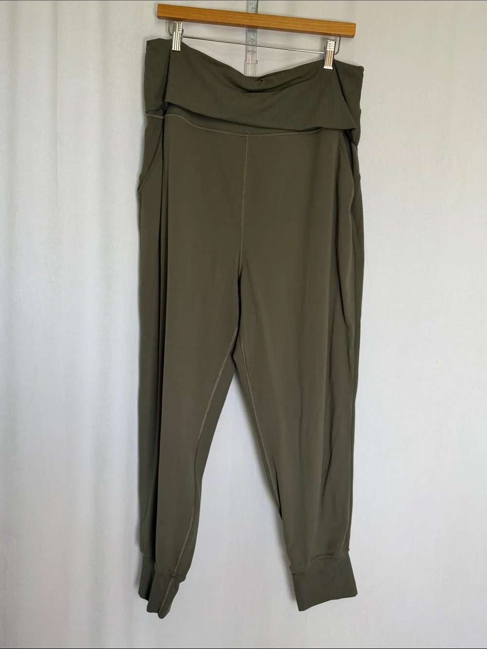 Lululemon Align Super-High-Rise Ribbed-Waist Jogger Size 14 in Carob Brown EUC